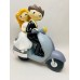 Figura tarta boda novios vespa gris Grabada muñecos moto
