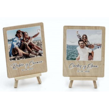 Marcos caballete con fotografía impresa en madera para boda con nombre novios y fecha